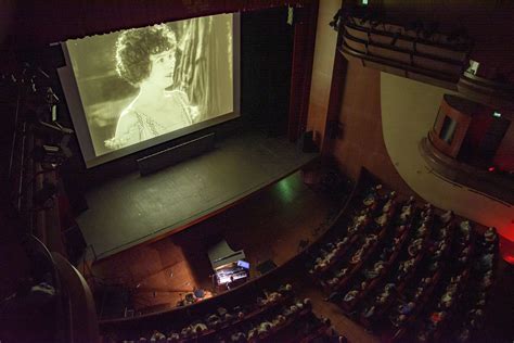  The Freshman: Un Classico Inaspettato del Cinema Muto!  Una Storia di Amore, Ambizione e Fratellanza