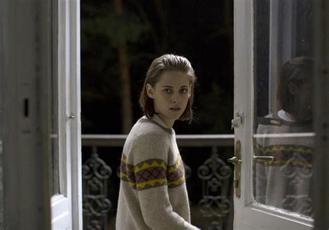 Personal Shopper: Un thriller soprannaturale che esplora il confine tra vita e morte!